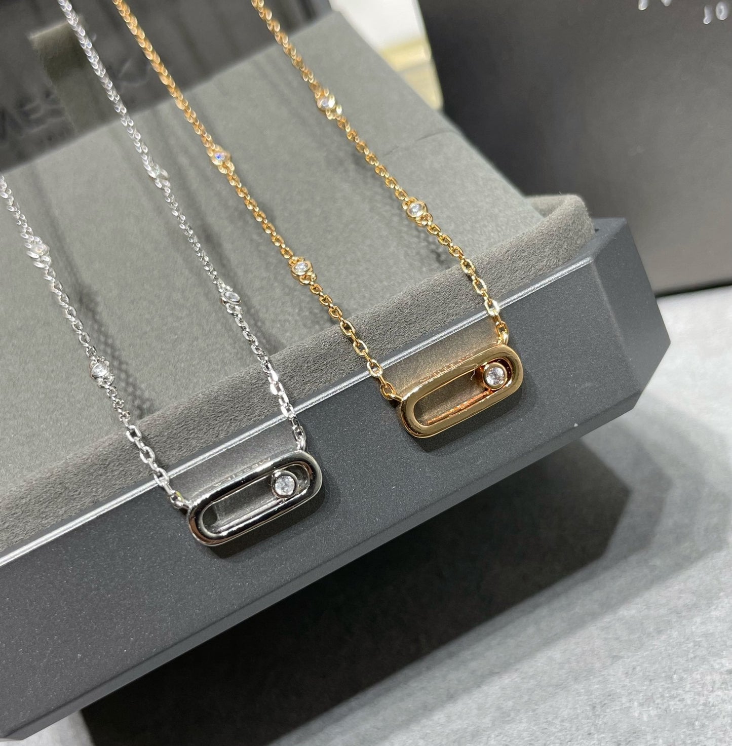 [Mysitc ] MOVE UNO DIAMOND NECKLACE