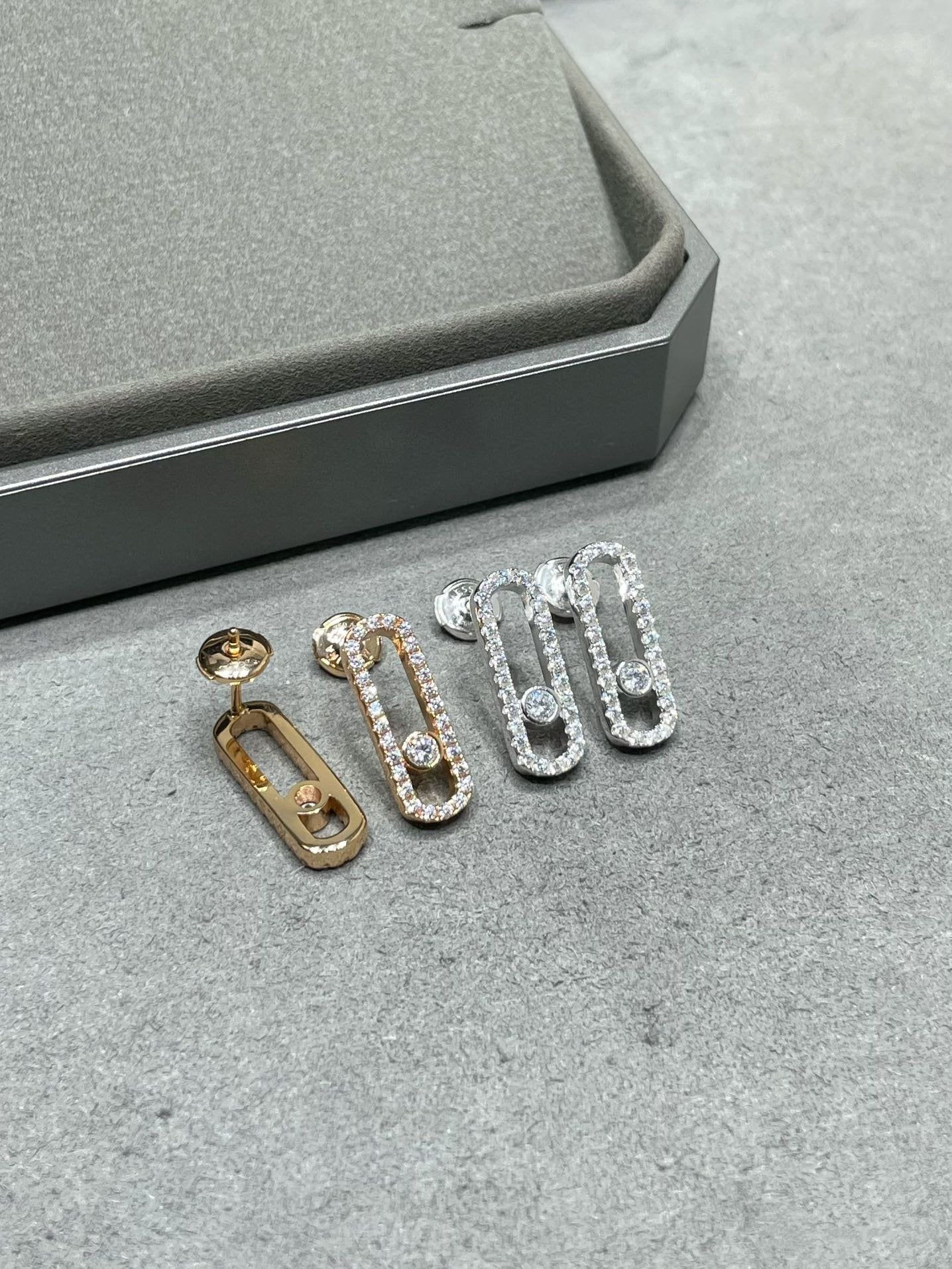 [Mysitc ] MOVE UNO STUD DIAMOND PAVED EARRINGS