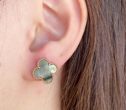[Mystic]CLOVER MEDIUM GRAY MOP EARRINGS