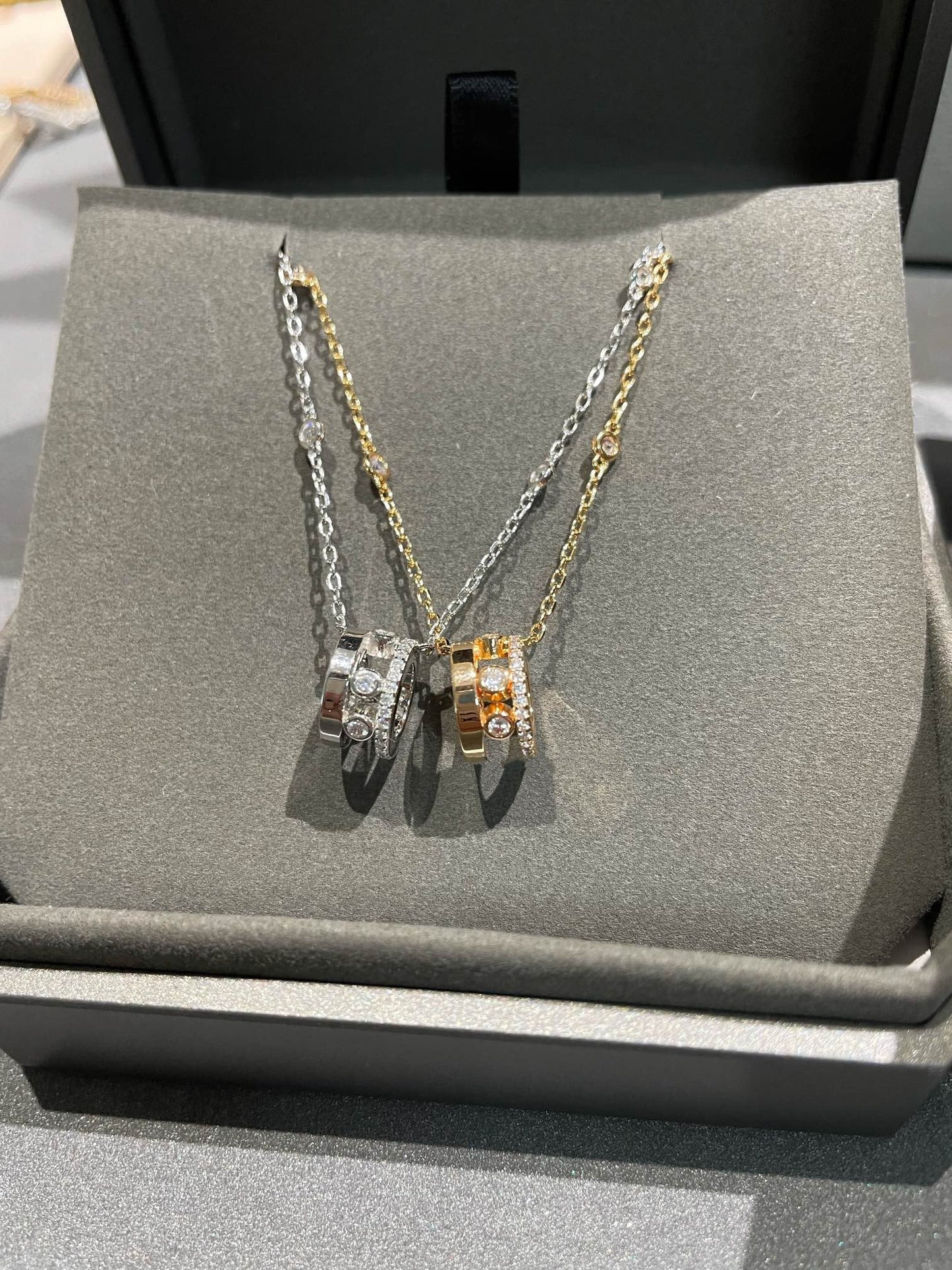 [Mysitc ] CHAIN MOVE ROMANE PEDAND NECKLACE