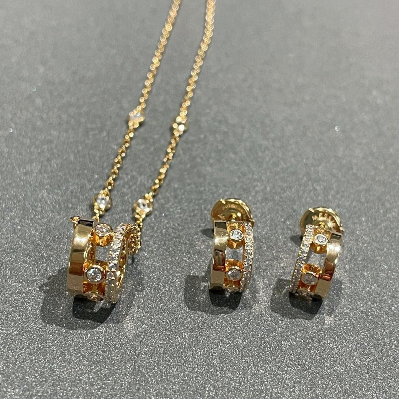 [Mysitc ] CHAIN MOVE ROMANE PEDAND NECKLACE