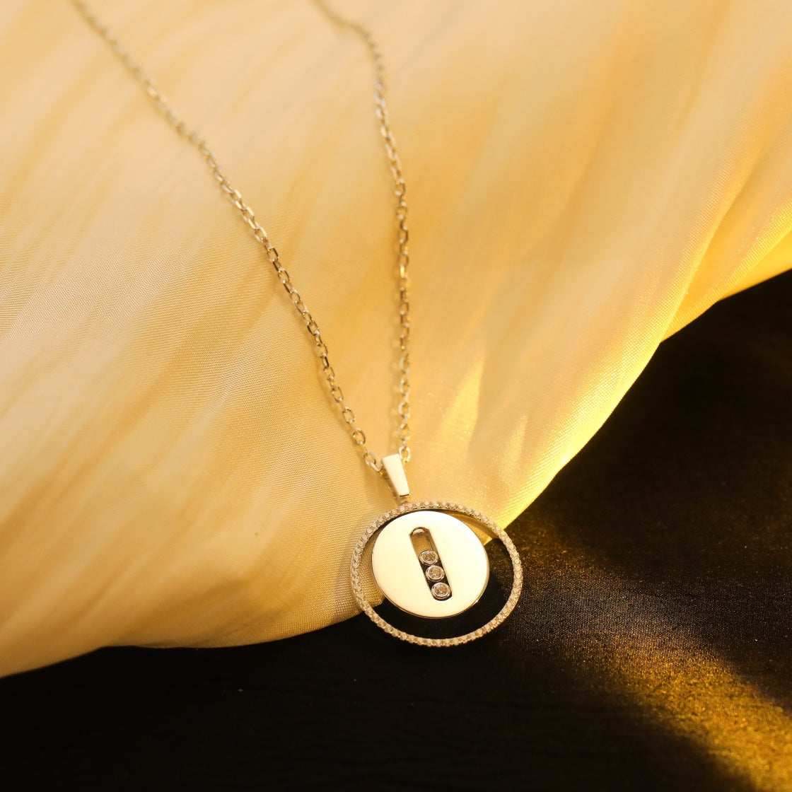 [Mysitc ]  MOVE MM SILVER DIAMOND NECKLACE