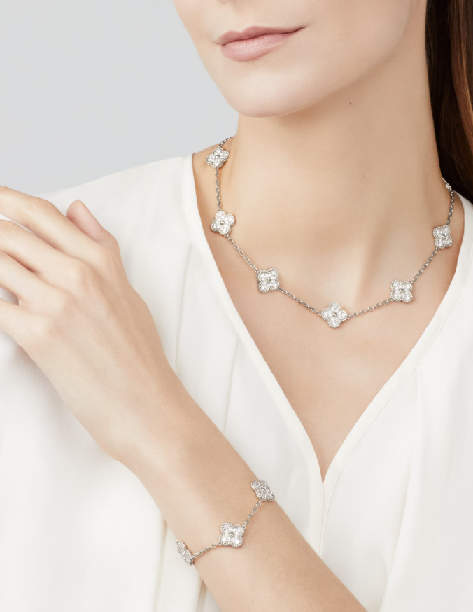[Mystic]CLOVER 10 MOTIFS FULL DIAMOND NECKLACE