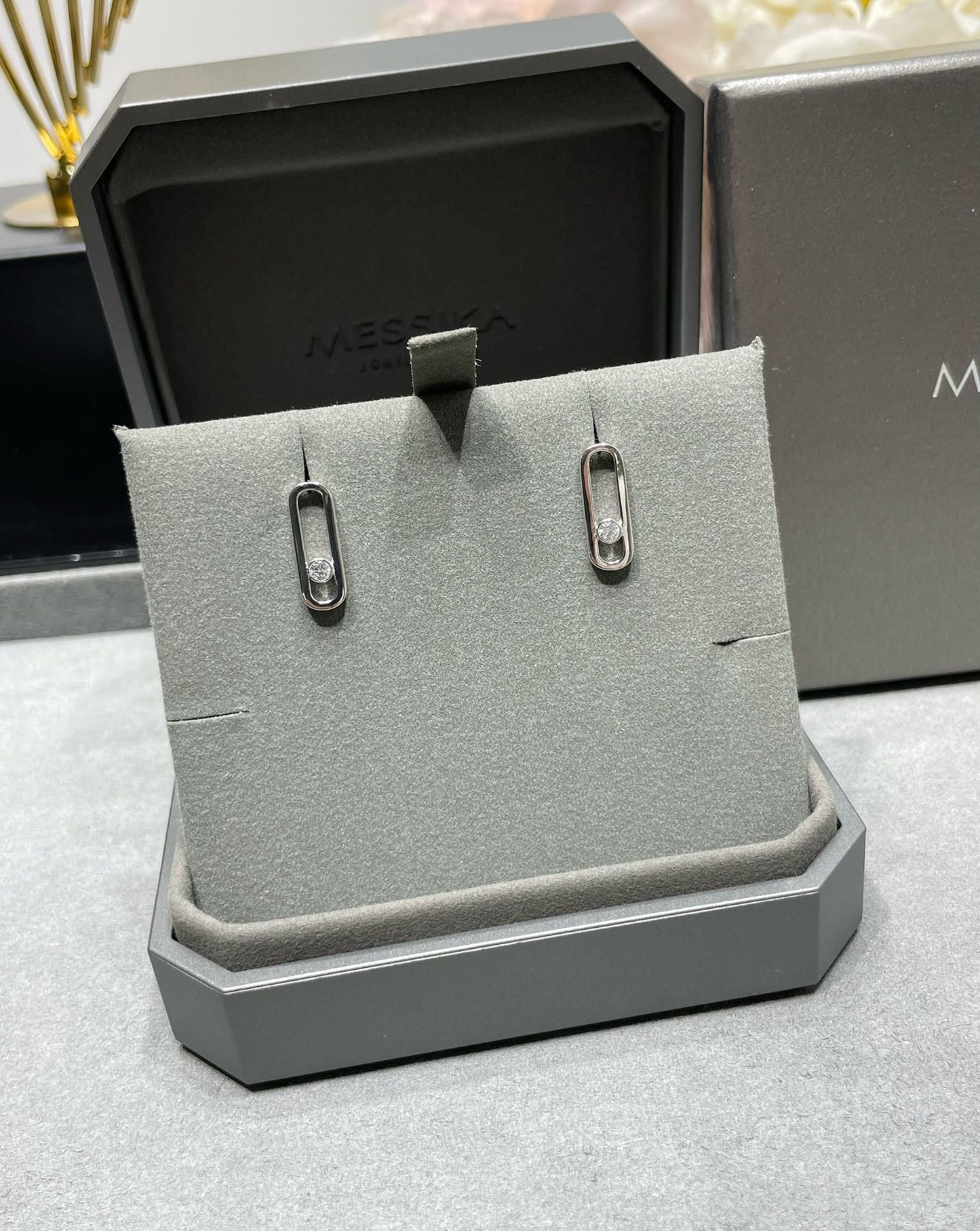 [Mysitc ] MOVE UNO SMALL 1 DIAMOND EARRINGS