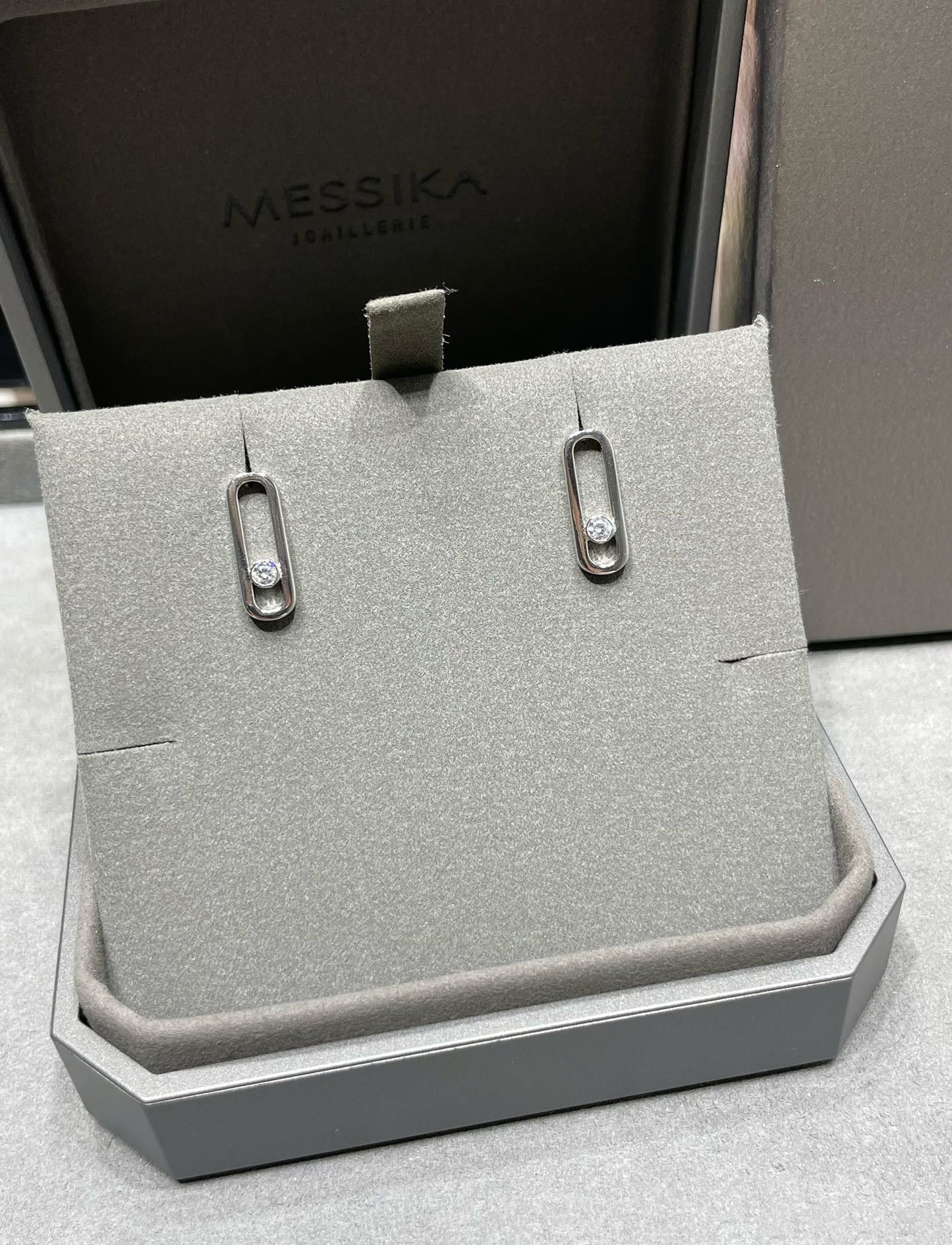 [Mysitc ] MOVE UNO SMALL 1 DIAMOND EARRINGS